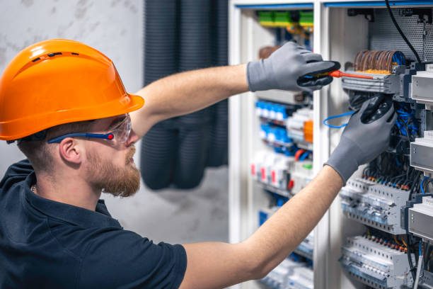 Best Local Electrician Companies  in Hoisington, KS
