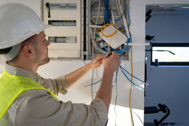 Best Local Electrician Companies  in Hoisington, KS